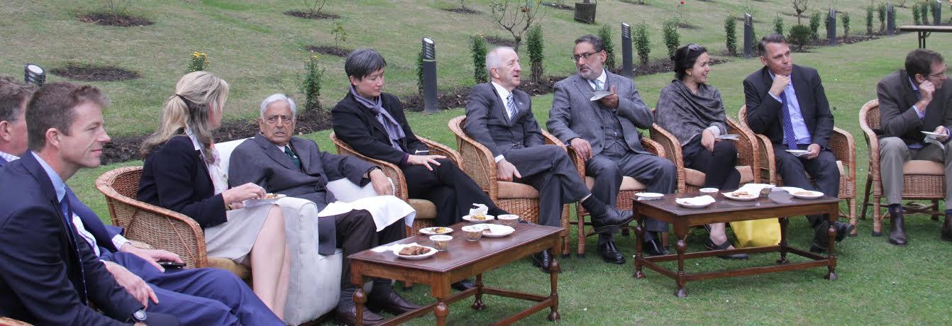 CM interacts with high-profile Aussie delegation over luncheon meeting